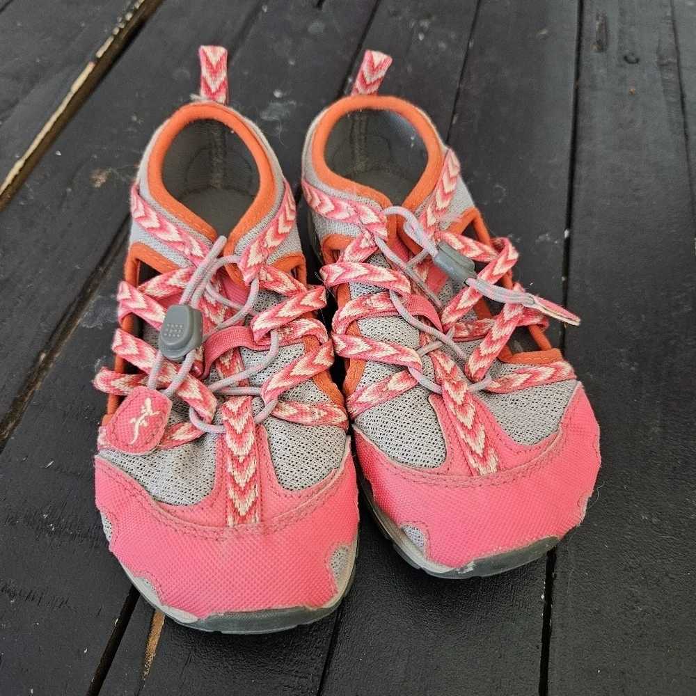 Chaco Outcross Kids Girls 12 Coral Pink Grey Water Shoes Outdoor Hiking Sandals